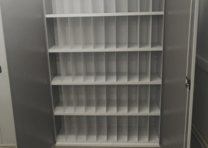 Шкаф – стеллаж с секциями