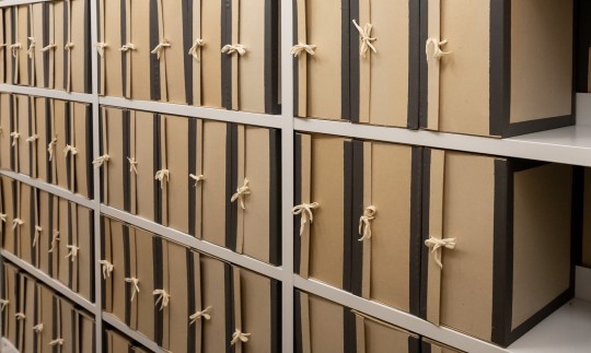 Стеллажи для хранения документов в архивных коробах