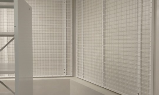 Настенная сетка для хранения икон