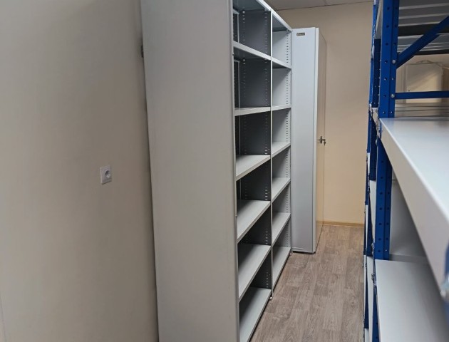 стационарные стеллажи для музея